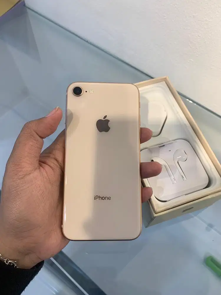 Iphone8 64GB fullset normal nominus menerima jual beli dan tukar tamba