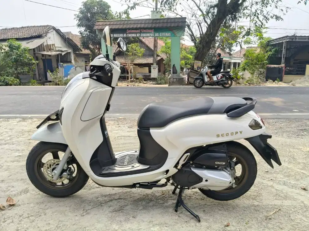SCOOPY PRESTIGE TAHUN 2024