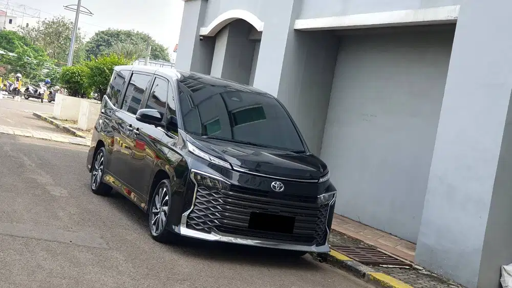 [ GARANSI 5TH ] Toyota Voxy 2.0 CVT Facelift TSS Camera 360 2022/2023