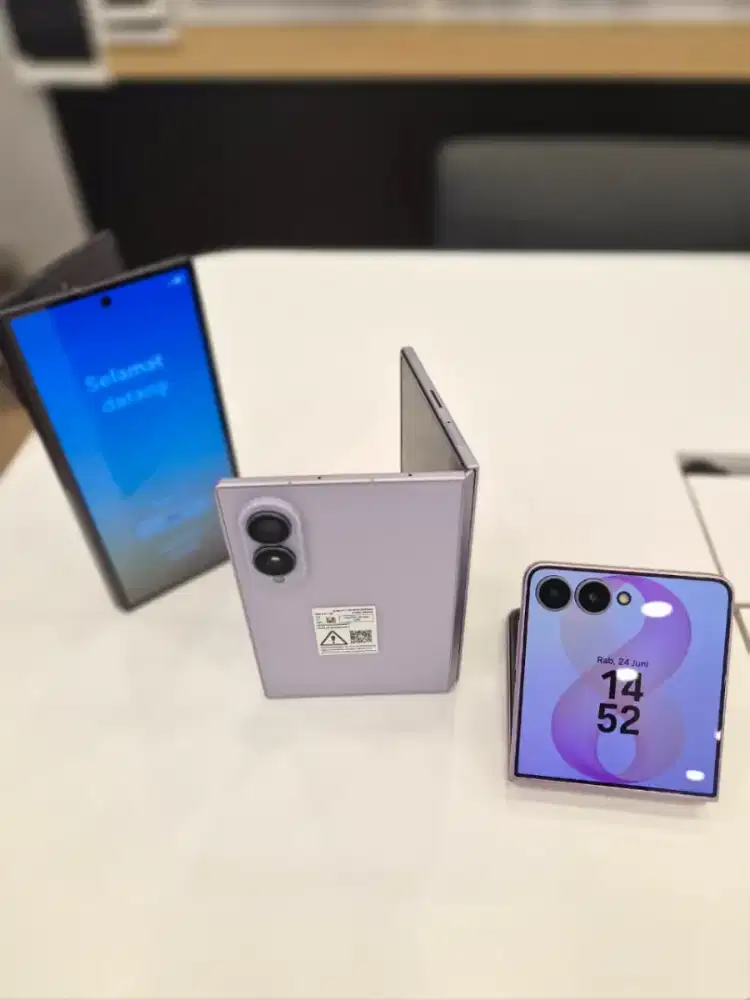 SAMSUNG GAKAXY ZFOLD 8
