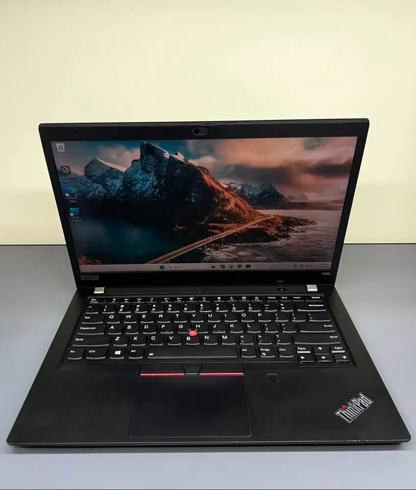 Laptop Thinkpad T490 intel core i5 gen 8 ram 16gb ssd 256gb layar 14in