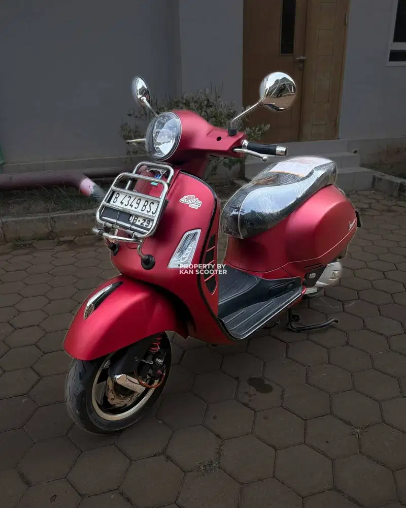 VESPA GTS 150 iGET ABS 2018 BERGARANSI