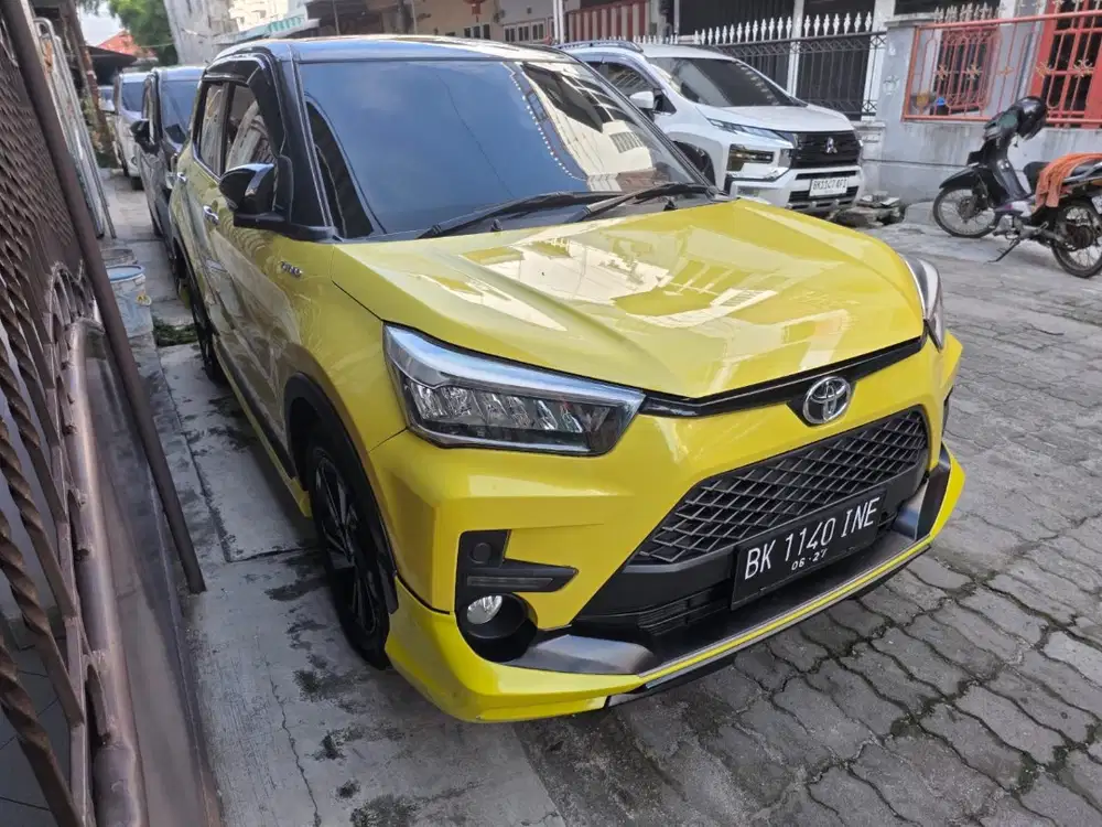 Raize GR two tone cvt 2022 kuning