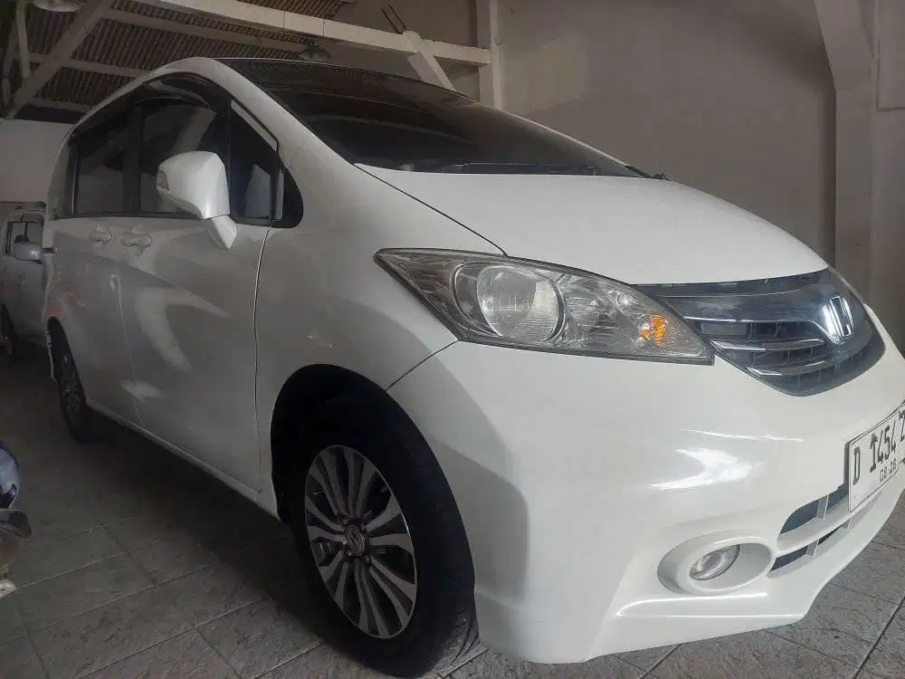 Honda Freed E Psd 2013 Putih