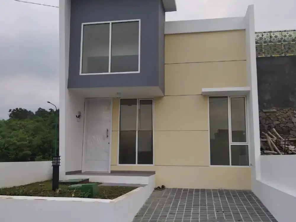 RUMAH DENGAN MODERN STYLE DI DAERAH METESEH, SEMARANG