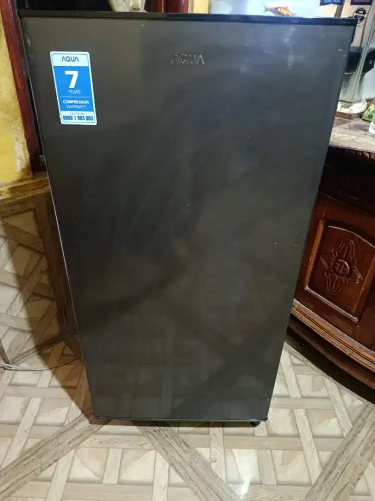 Kulkas 1 pintu merek AQUA
