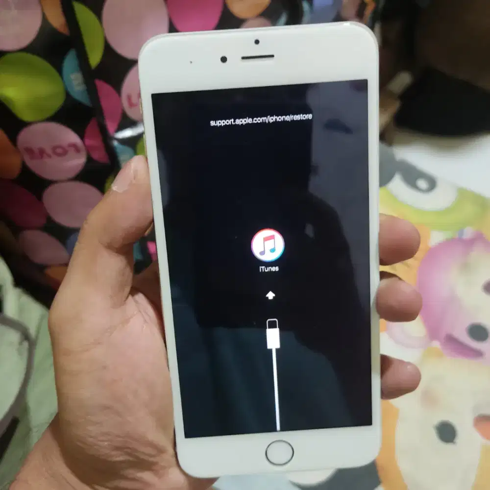 iPhone 6 plus stuck logo