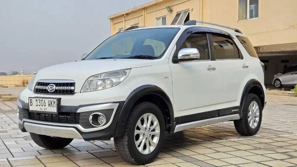 (LOW KM) Daihatsu Terios TX ADVENTURE MT 2014