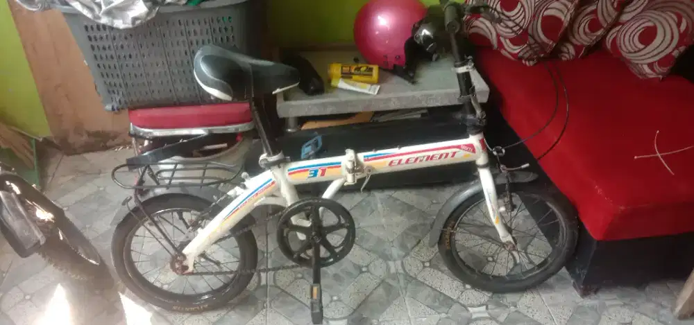 Sepeda lipat element