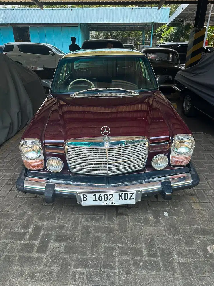 MERCEDES Benz 280 W114/8 1975 Red Merah jual BU Mercy W114 1974/1976