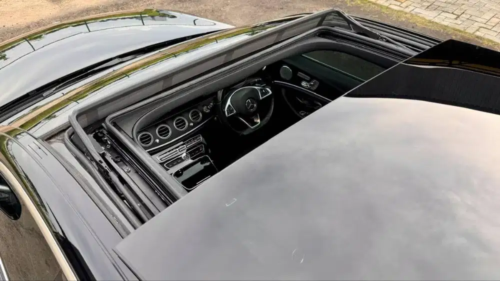 (LOW KM 66RB) MERCEDES BENZ E300 AMG LINE 2017