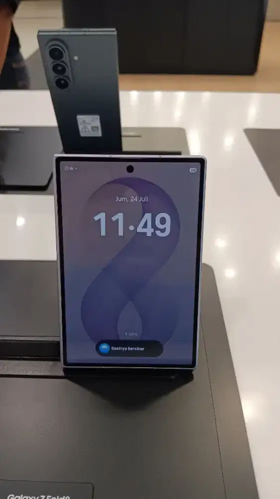 GAlAXY  Z FOLD8