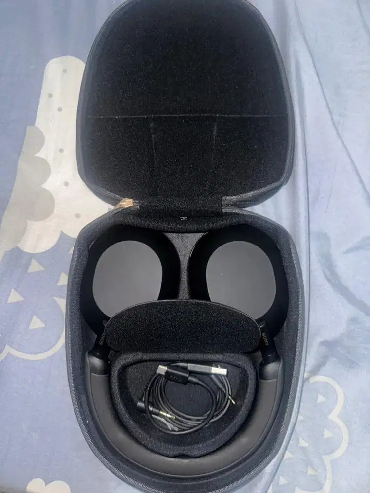 Sony WH-1000XM5