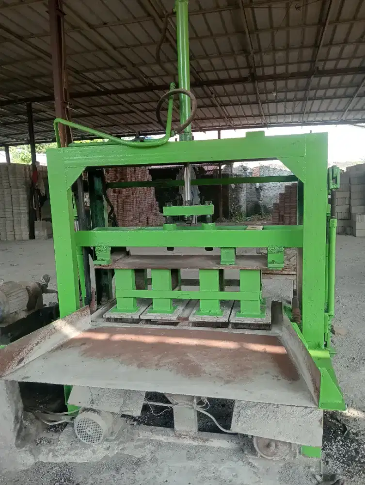 Dijual Mesin Cetak Paving Hidrolik
