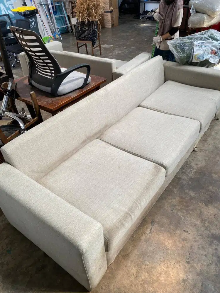 SOFA 2 UNIT + BANTAL Rp 4.000.000