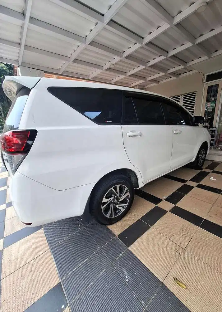 Innova Reborn 2.4 V AT 2021 Diesel