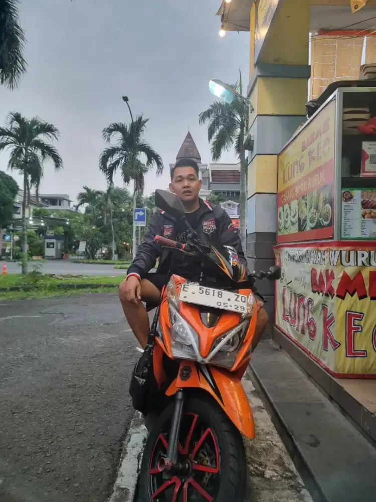 nyari kerjaan buat dri jm 4 sore smpe jm 11 mlm