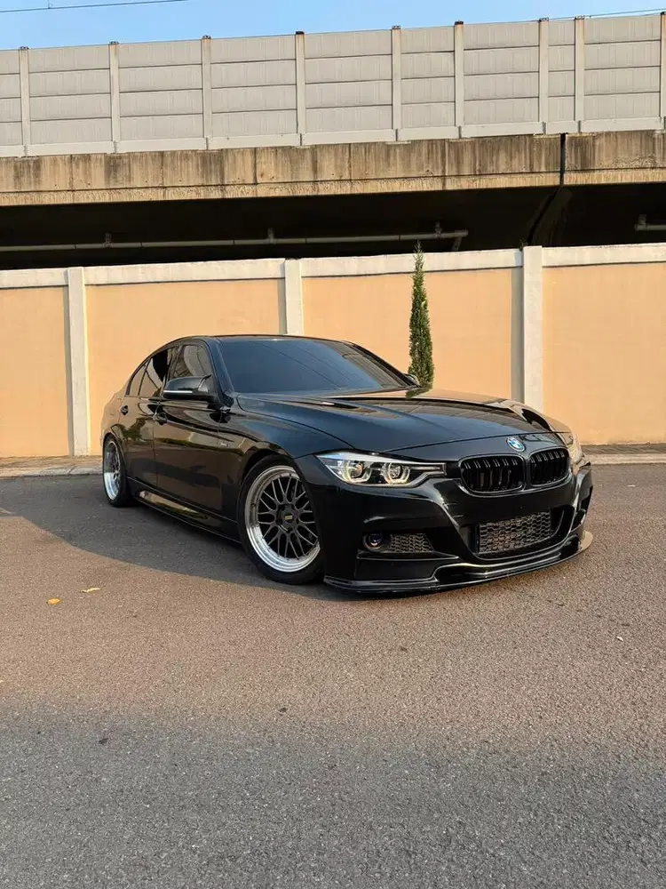 BMW 320i DIGITAL SPEEDO