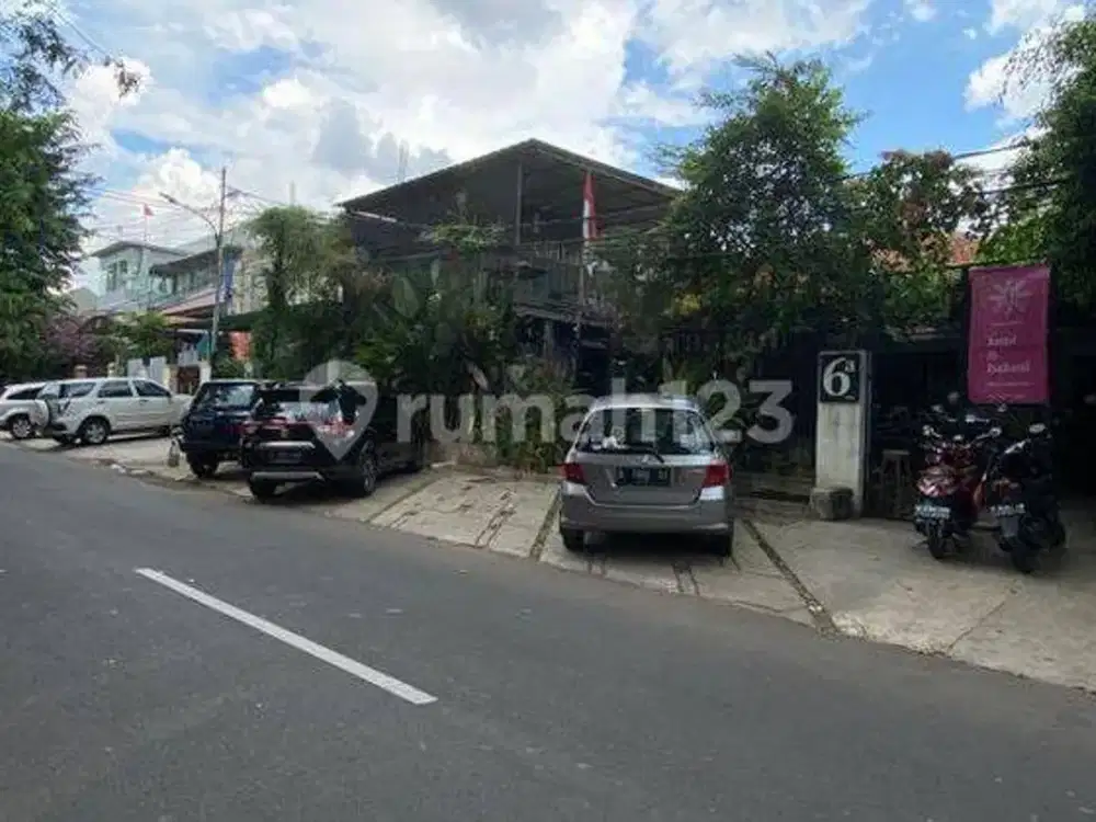 Tebet Timur, Area Bisnis, Lokasi Strategis