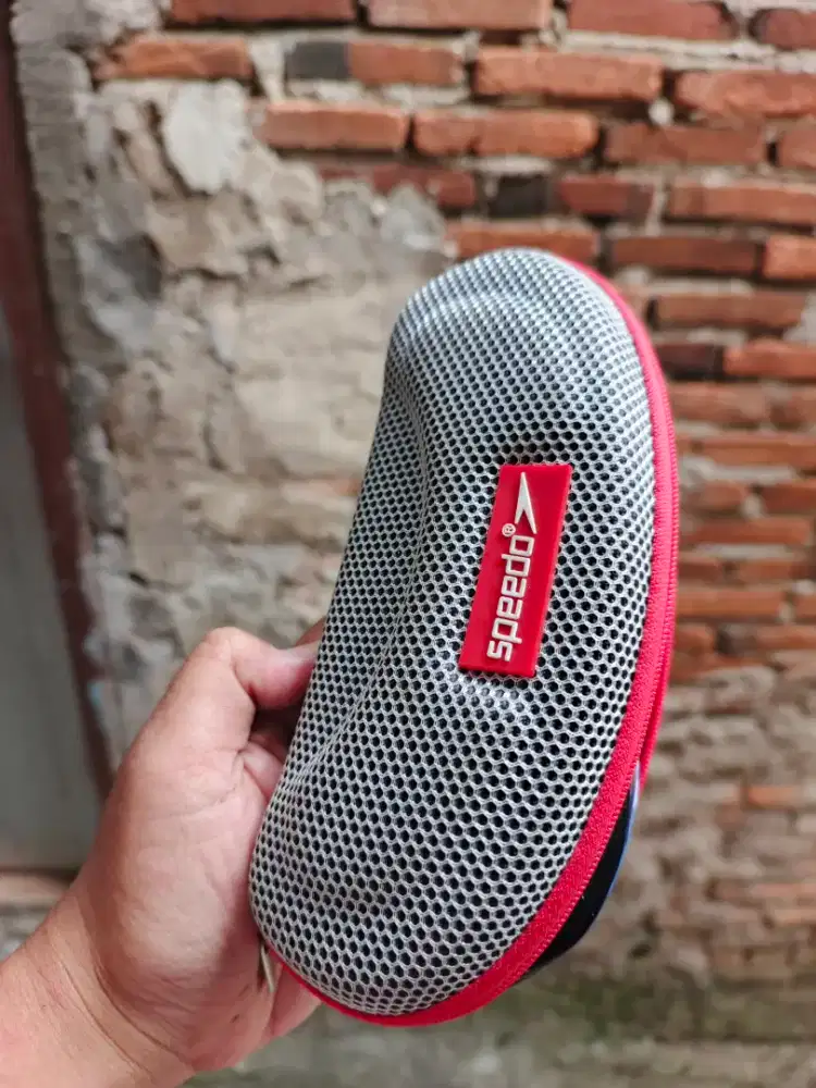 Kacamata renang speedo anti uv