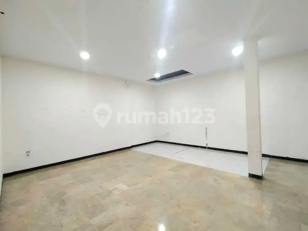 Disewakan Rumah Untuk Kantor I Unfurnished Jl. Senjaya, Keb.baru