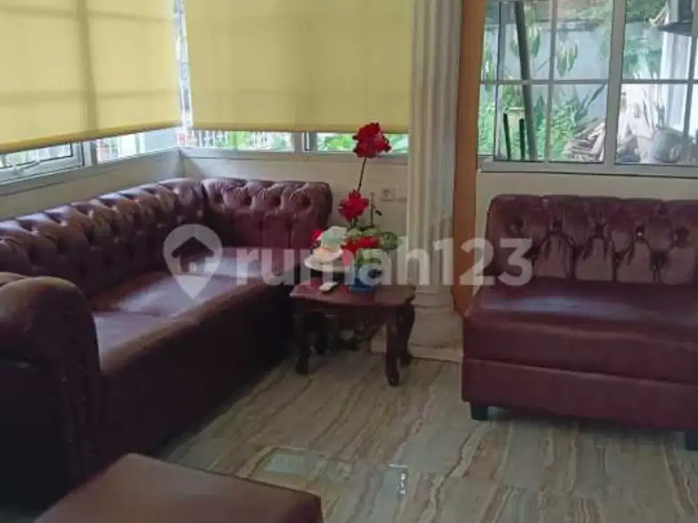 Rumah Lama Lokasi Strategis di Komplek Lemigas Dijual