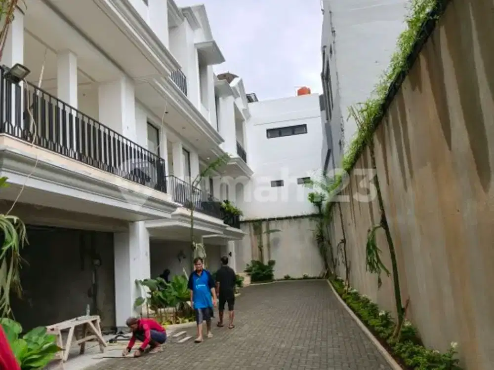 Rumah di Radio Dalam dengan Lokasi Strategis Dekat Pondok Indah