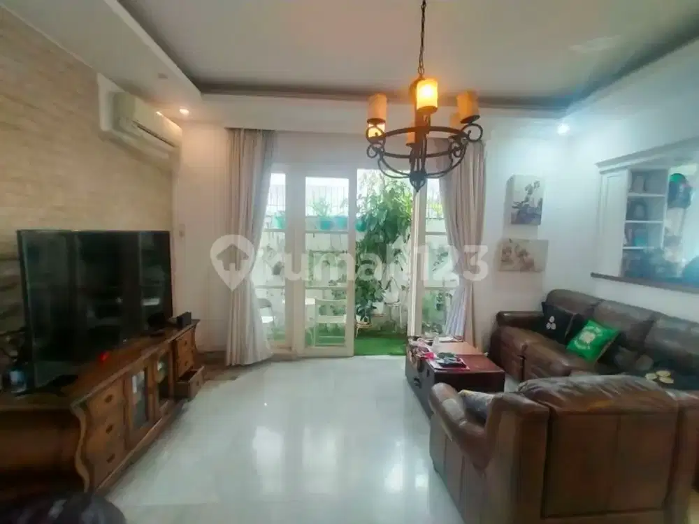 Rumah Dijual di Jl. Cipete Raya 3 Lantai SHM Butuh Renovasi Timur