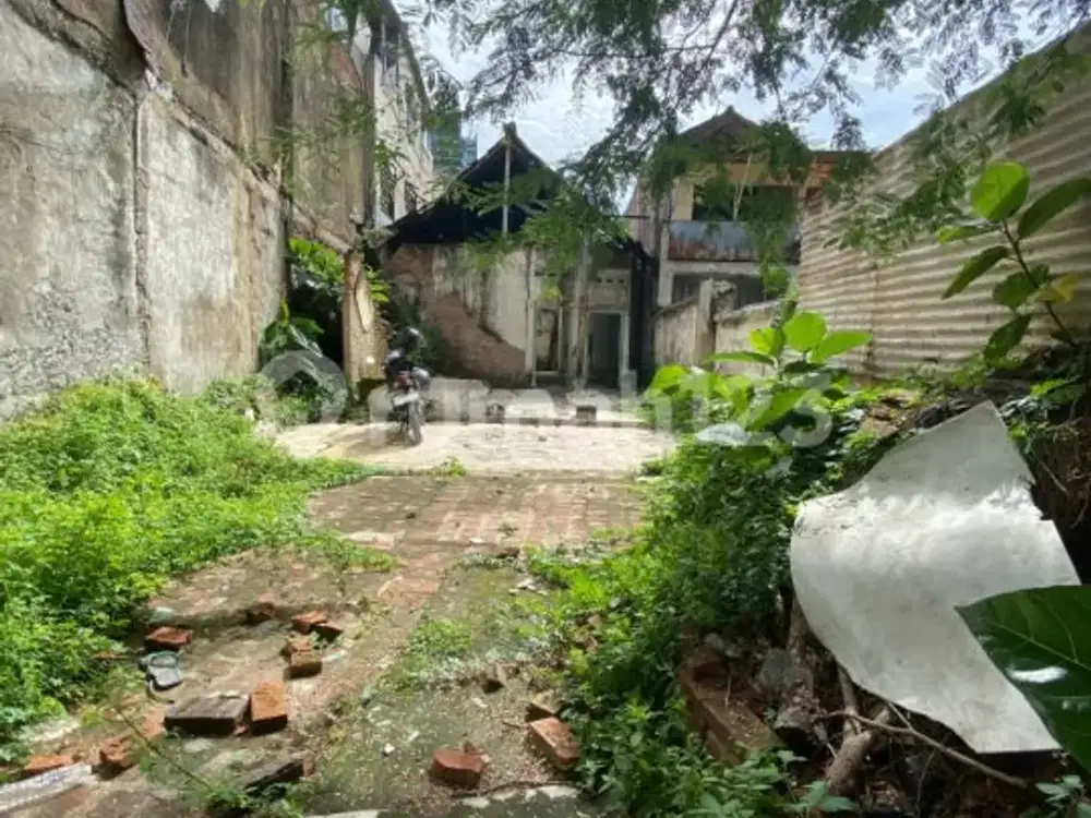 Rumah Tua Hitung Tanah 228m2 Raden Saleh. Harga 5.7 M Nego. Lokasi Dekat Ke Pusat Pemerintahan Monas Istana Bundaran Hi
