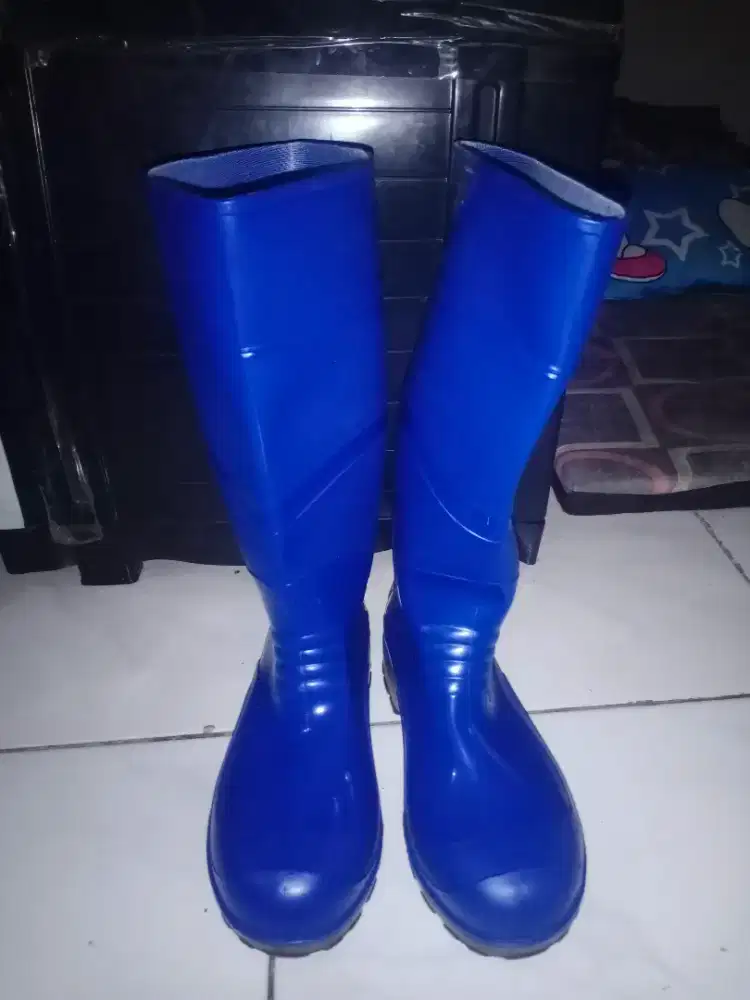 Judul Sepatu Boot Safety ONE Baru Size 42 - Anti Slip