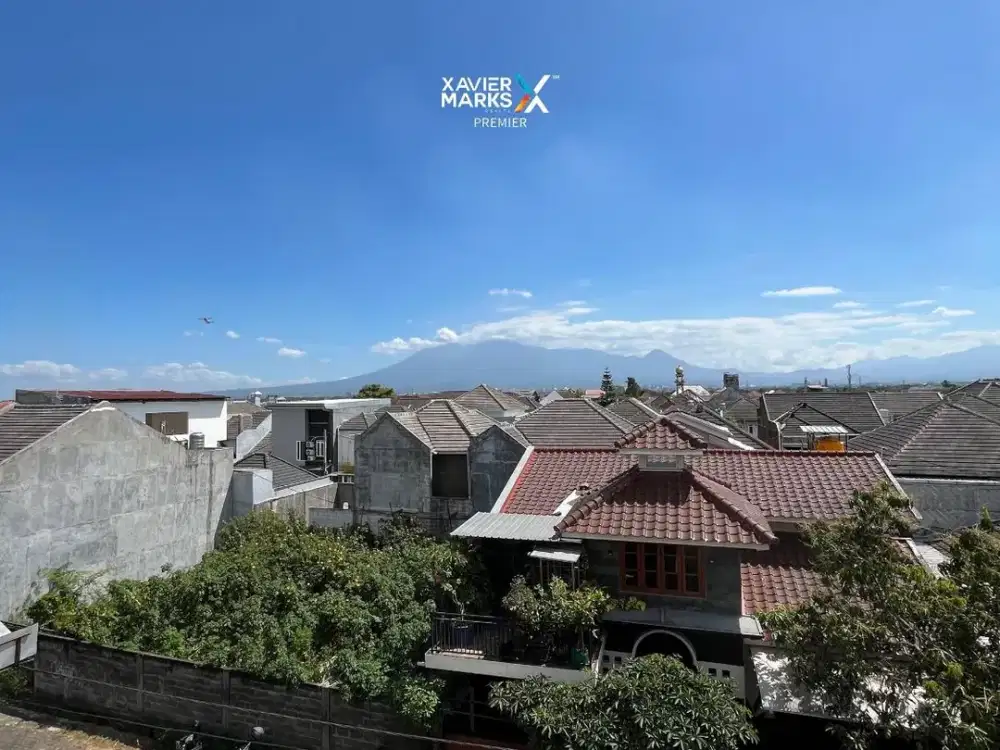 DIJUAL Rumah American Modern Bonus Furnish Dg Tanah Bentuk Gentong Siap Huni Keamanan 24 Jam Dekat Pintu Keluar Tol dan Kampus di JL Danau-danau
