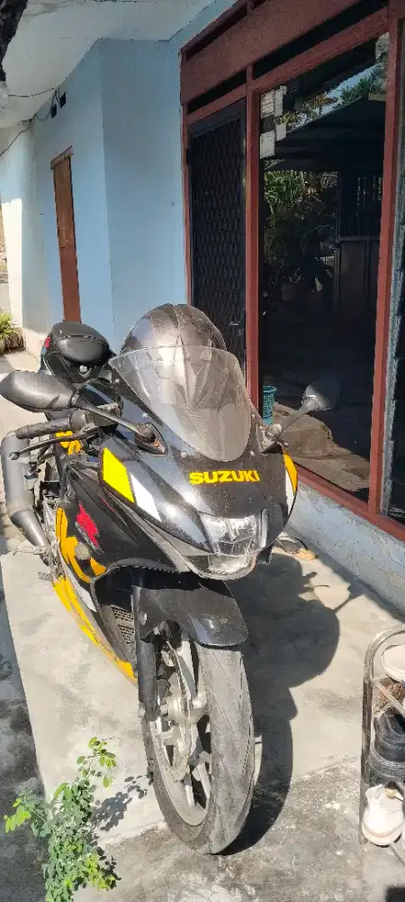 Suzuki gsx 150r keyless 2019