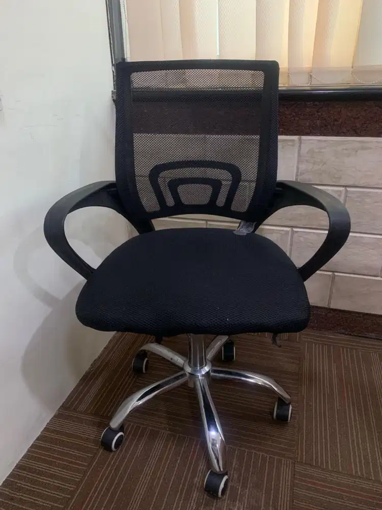 MEJA KURSI CCTV KANTOR NOMINUS
