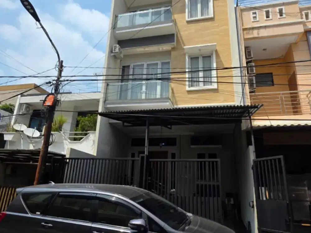 Jual Rumah Istimewa di Sunter Bisma 3 Lantai SHM Semi Furnished Harga 3,5 M Masih Nego