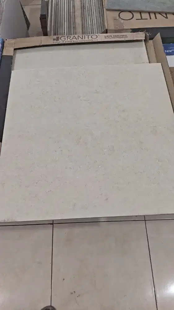 Tekel granito ukuran 60x60cm