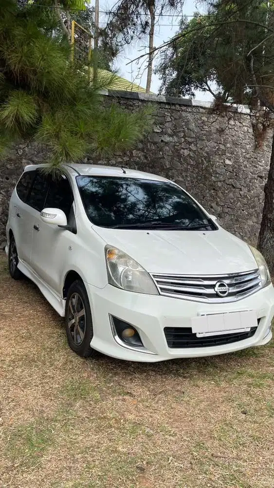 Nissan Grand livina 2012 Bensin