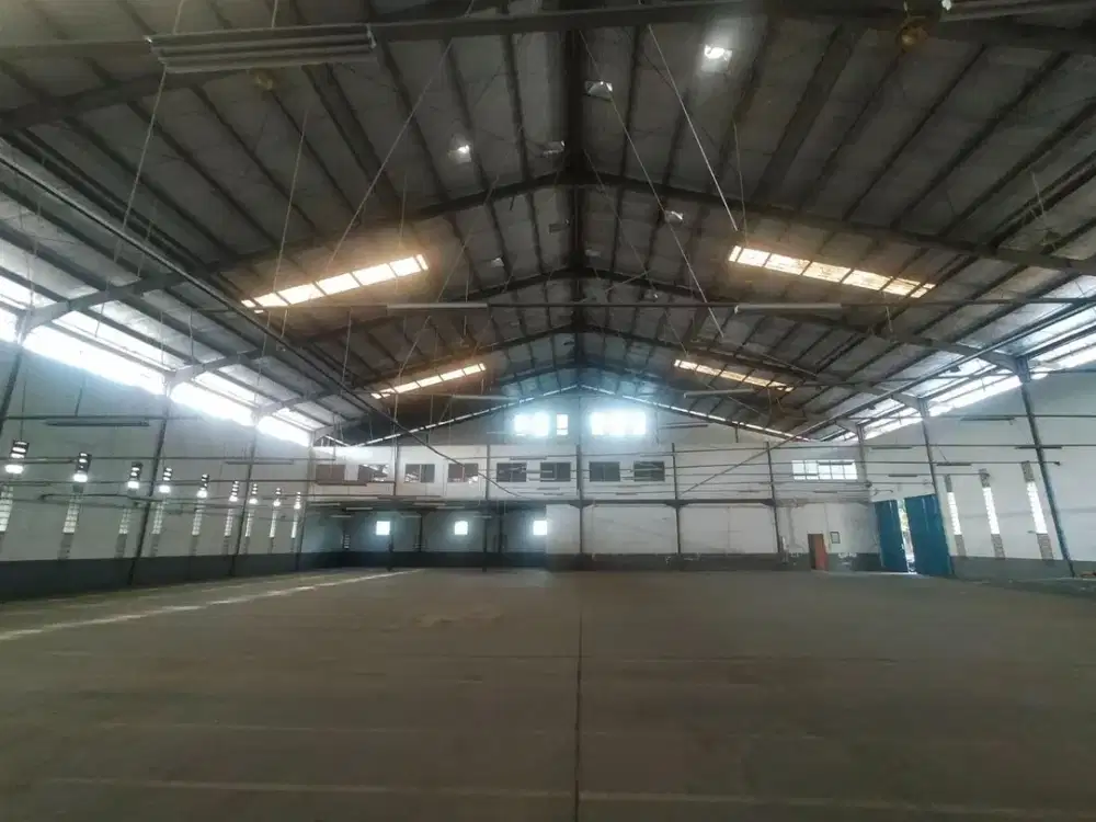 Gudang Bekasi Barat Disewakan Jl Raya Pungut Deket Tol Bekasi Barat Luas Tanah 3600, gudang 2400