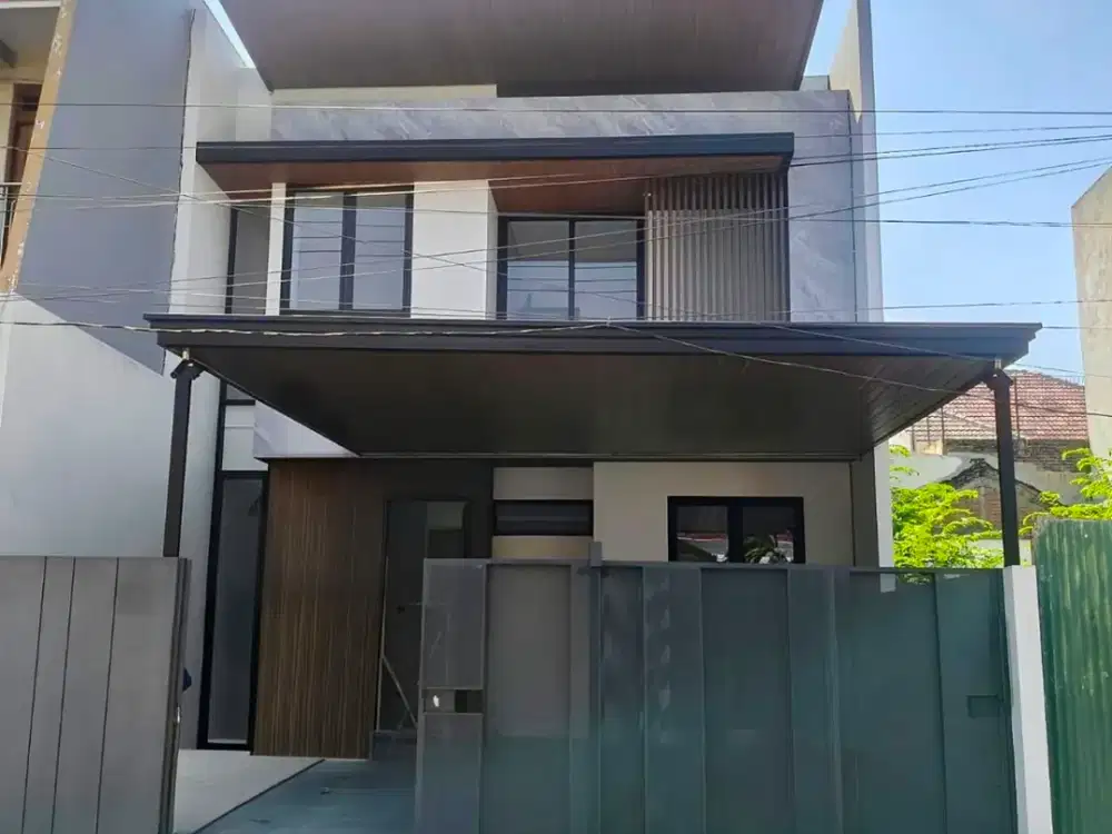 Dijual Rumah Baru Gress Manyar Kertoarjo, Lebar rumah 8, Bangunan bagus