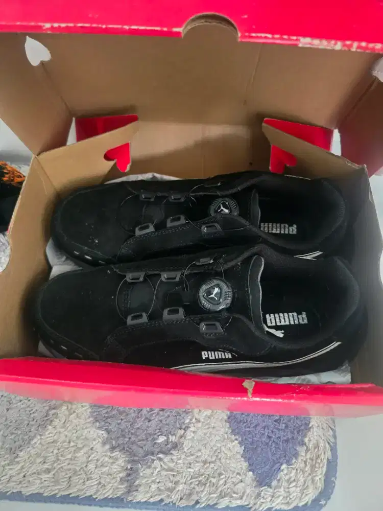 Sepatu safety puma
