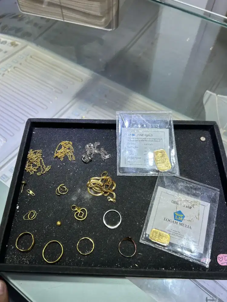 Jual/beli emas dengan harga tinggi