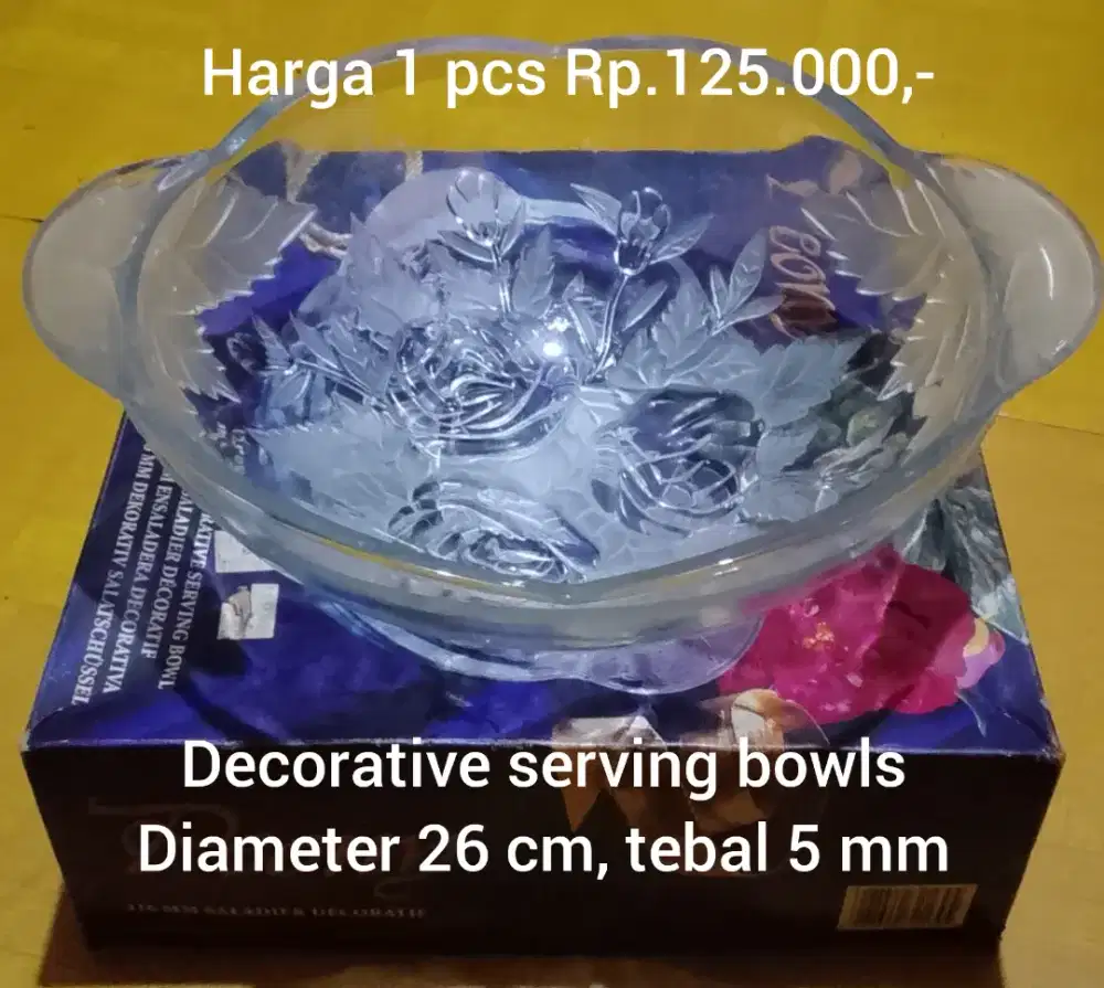 Decorative serving bowls