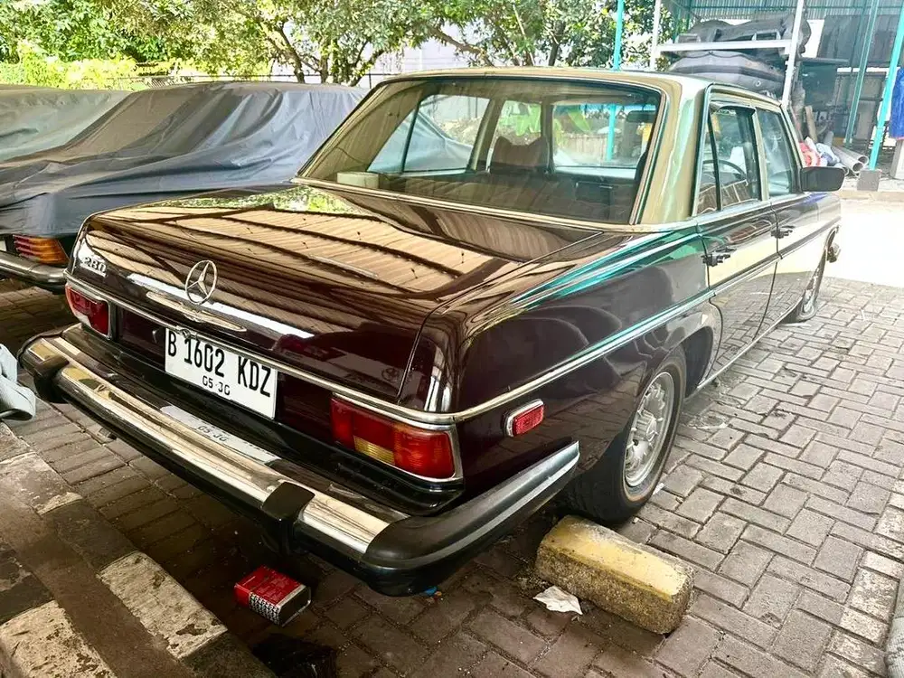 Mercedes Benz Mini 280 W114 AT 1975