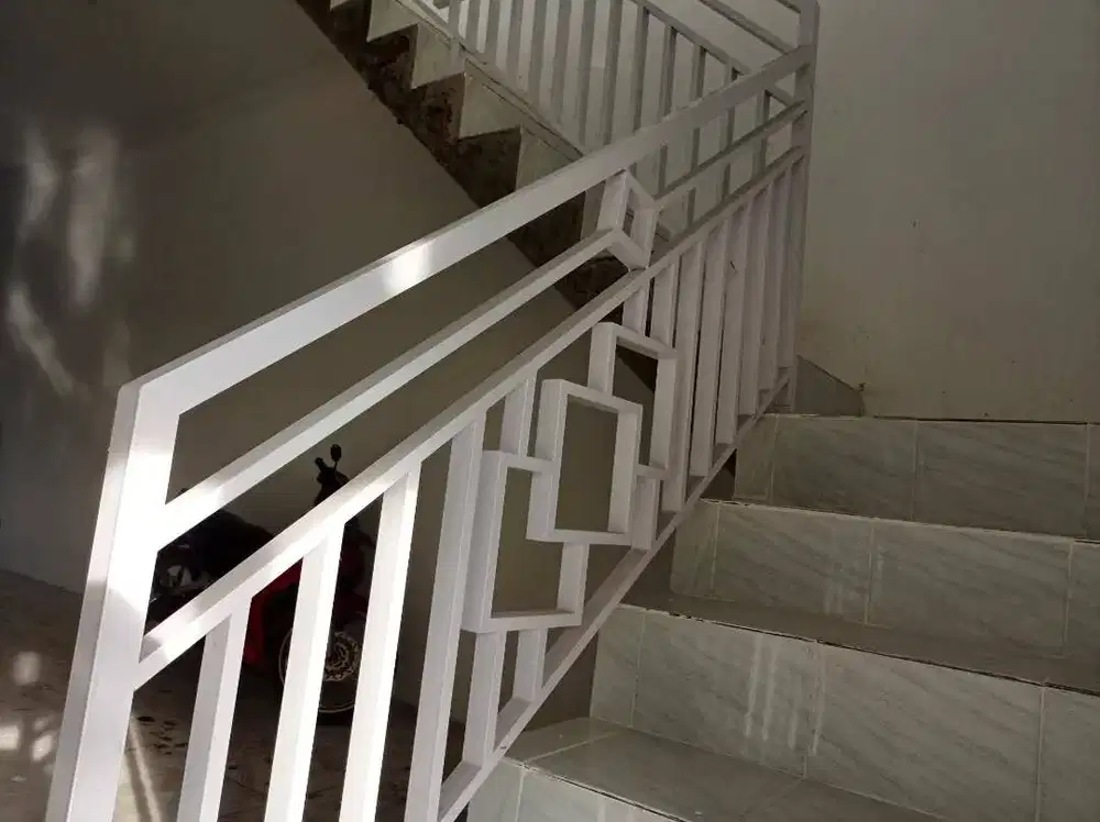 Railing tangga model minimalis terbaru