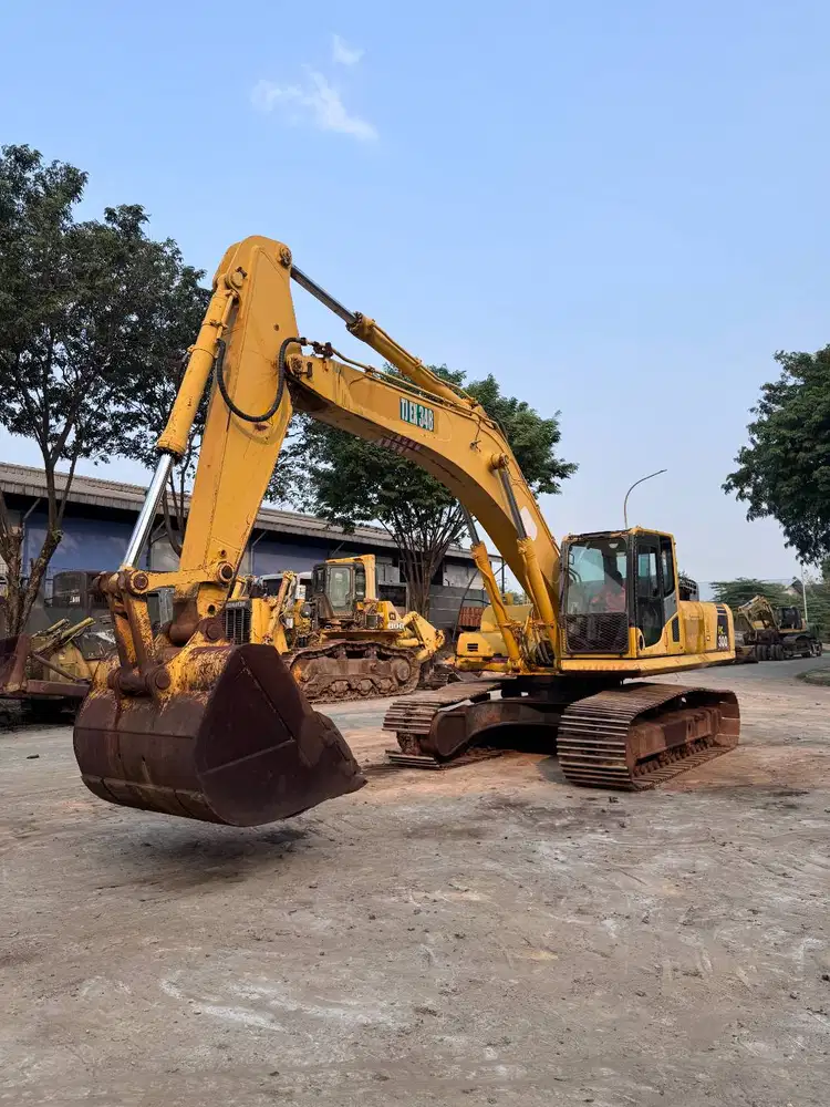 Excavator Komatsu PC300SE-8M0 Tahun 2017