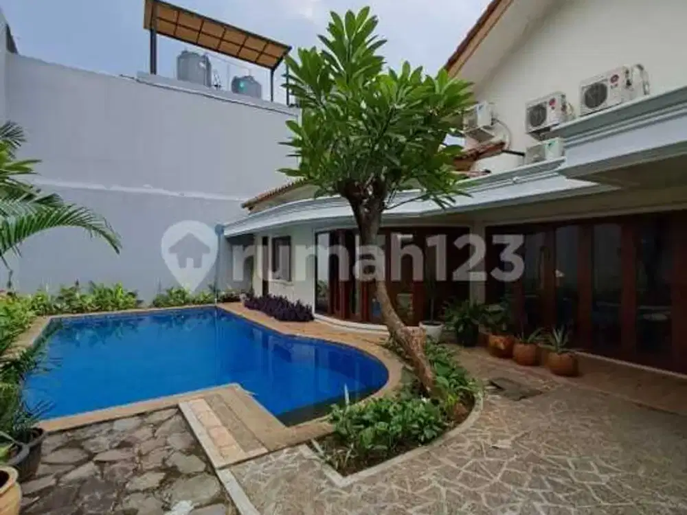 Rumah Luas Cocok Usaha atau Hunian Dekat Blok Scbd