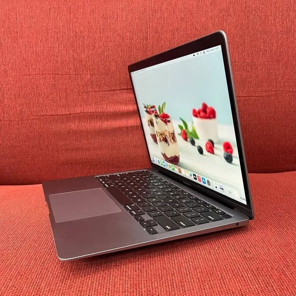 SALE MacBook Air 13 inch core i3 2020 RAM 8/128GB