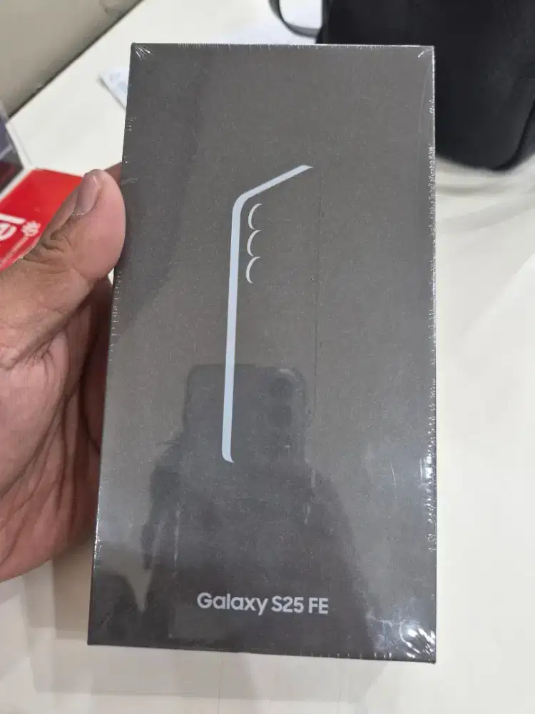 MASIH SEGEL S25FE 256 BLACK !