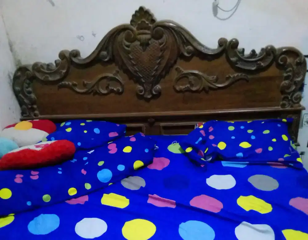 Di jual tempat tidur kayu jati