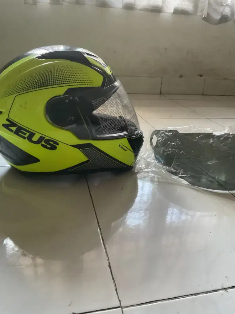 Helm Zeus Zs-811(Yellow Fluo) Fullface