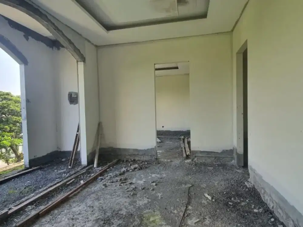 Rumah Villa Royal Pakuwon City - Hadap Utara - Listrik 10.000 watt